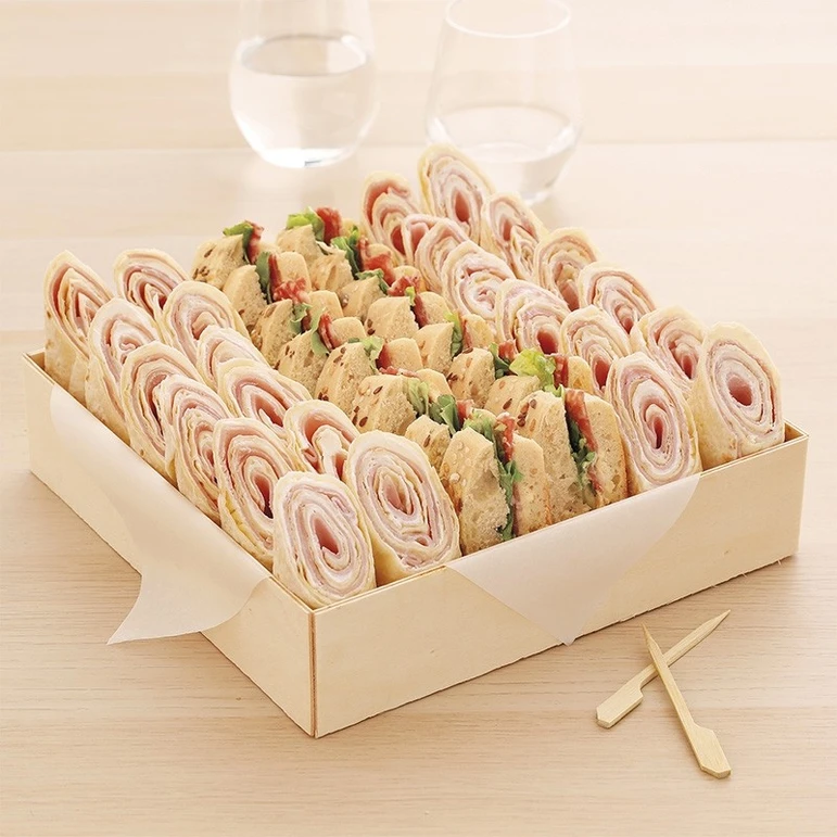 Assortiment de charcuterie fine et fromages - Tradition française à bord